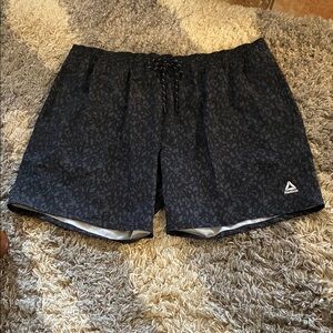 Reebok Black Subtle Leaf-Print Flat Front Men’s Shorts